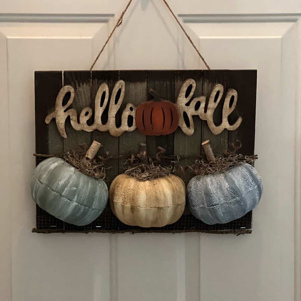 Rustic Fall Wall Decor with Pumpkins